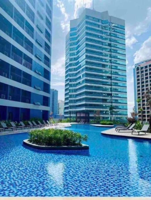 Apartment In Air Residences, Makati With Wifi, Netflix, Pool, Mall And More Manila Eksteriør bilde